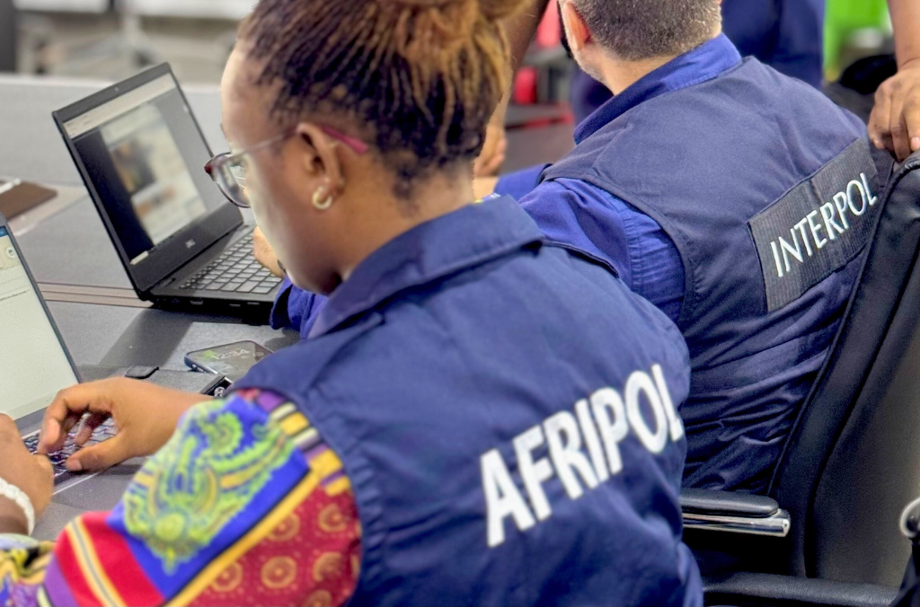 Các sĩ quan INTERPOL và AFRIPOL hỗ trợ triển khai Chiến dịch.