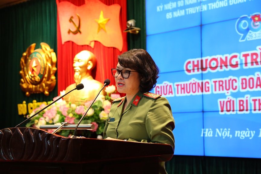 Đại tá Ngô Hoài Thu, Phó Cục trưởng Cục Công tác đảng và công tác chính trị, phát biểu tại chương trình.