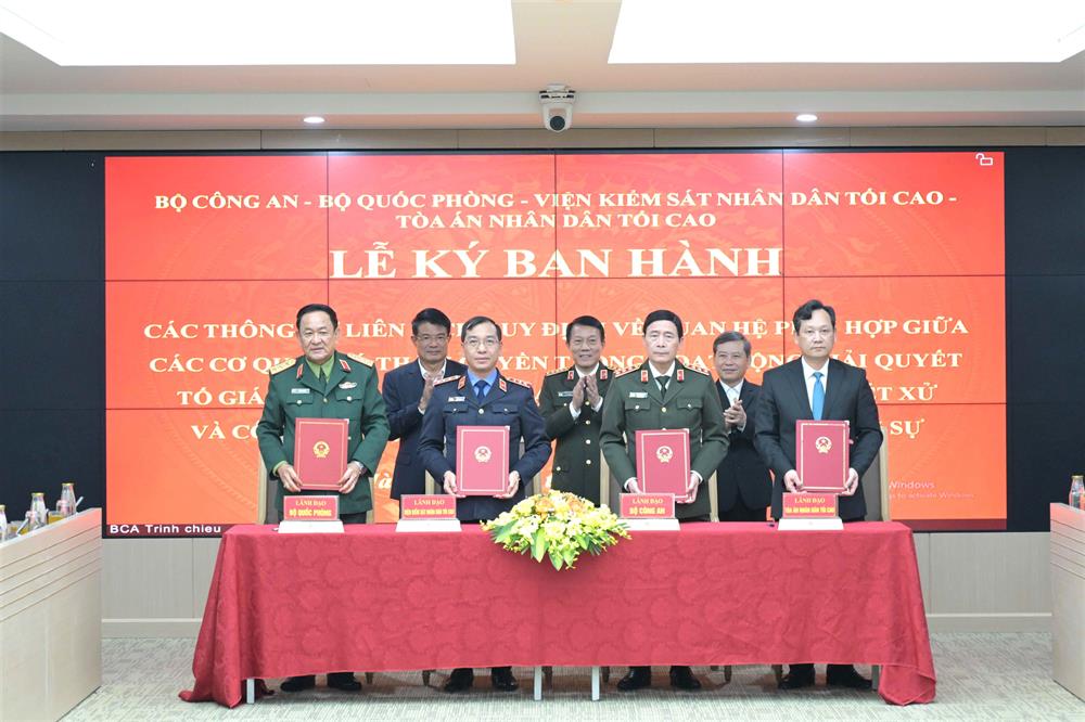 Thứ trưởng Lê Quốc Hùng, Thứ trưởng Võ Minh Lương, Phó Viện trưởng Hồ Đức Anh, Phó Chánh án Nguyễn Văn Tiến ký Thông tư liên tịch quy định chi tiết, hướng dẫn thi hành Điều 3, Nghị quyết số 164/2024/QH15 ngày 28/11/2024 của Quốc hội về thí điểm xử lý vật chứng, tài sản trong quá trình điều tra, truy tố, xét xử một số vụ việc, vụ án hình sự.