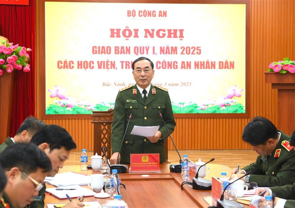 Thứ trưởng Trần Quốc Tỏ phát biểu chỉ đạo tại Hội nghị.