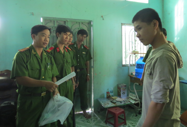 Trung tá Hoàng Ngọc Đạo trực tiếp xuống hiện trường thực nghiệm điều tra vụ án giết người tại ấp Kim Cấu, xã Vĩnh Trạch, TP Bạc Liêu năm 2014.
