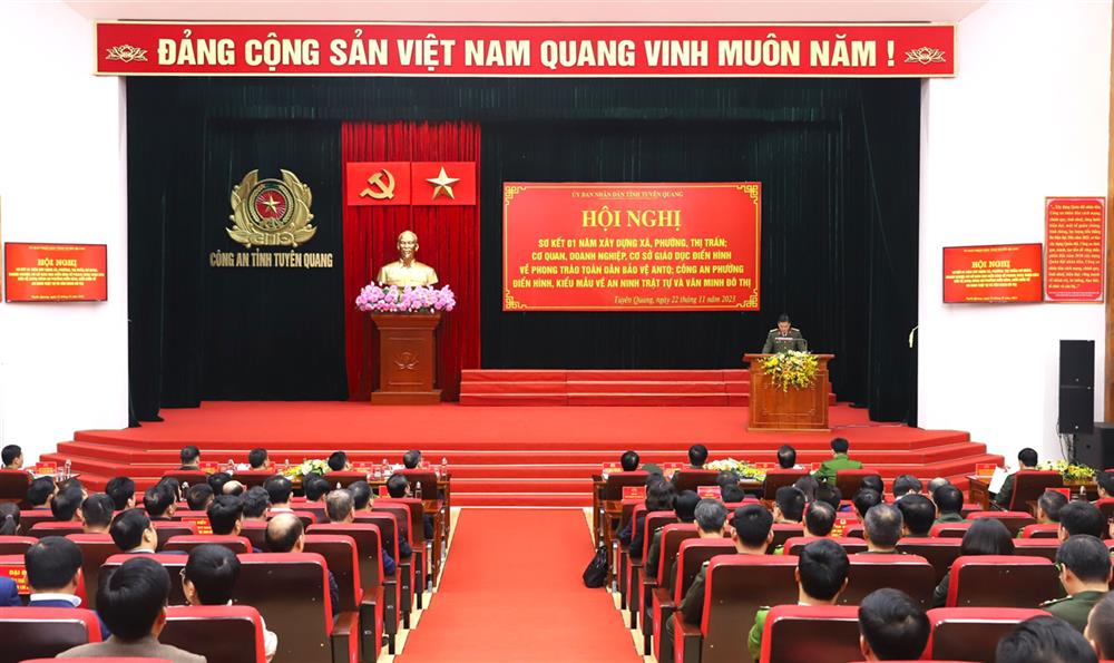 Toàn cảnh Hội nghị.