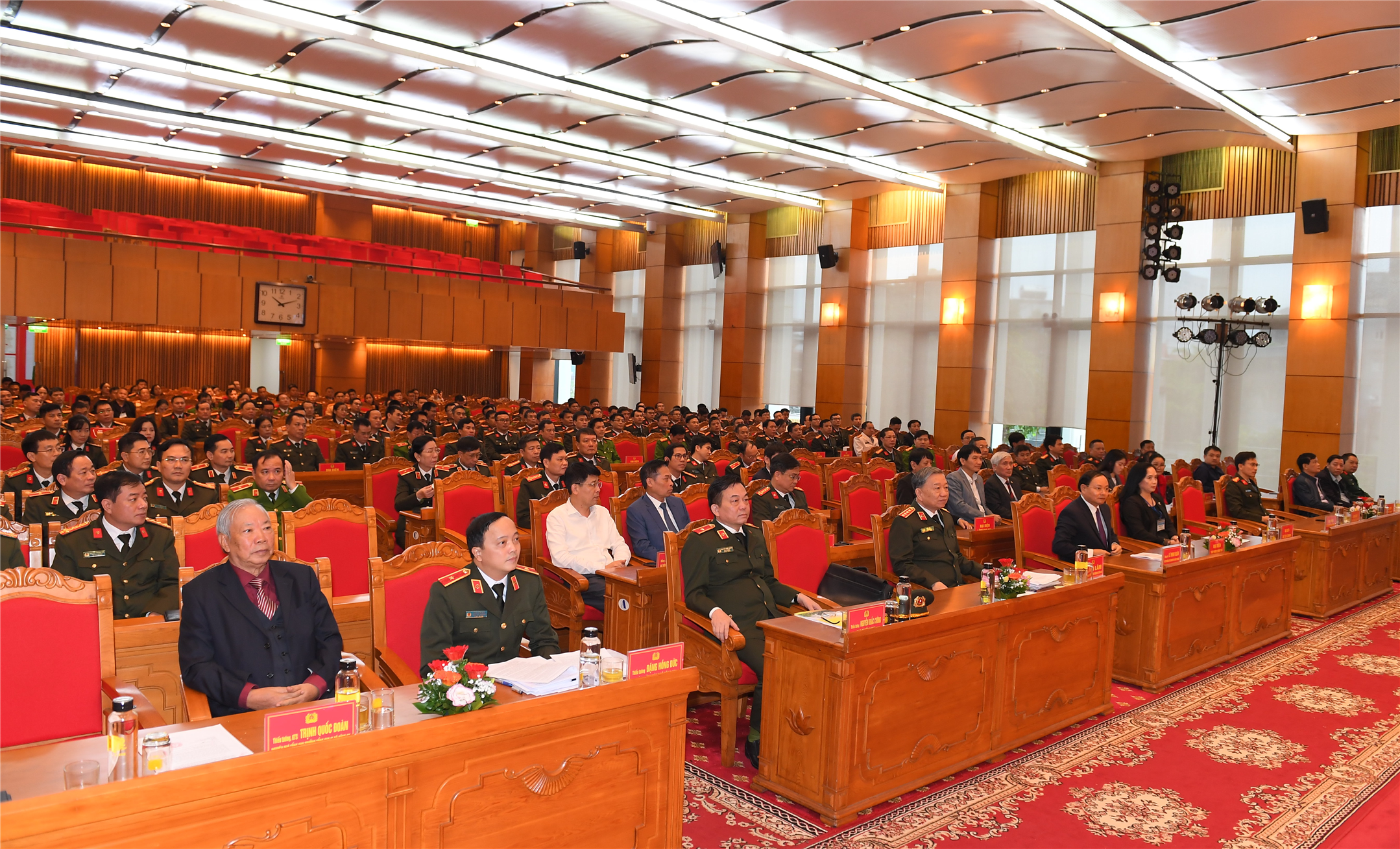 1. Toàn cảnh Hội nghị.