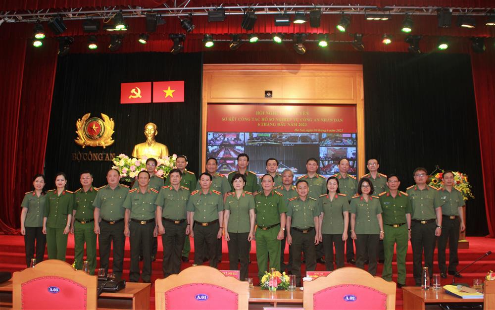 Các đại biểu dự Hội nghị.