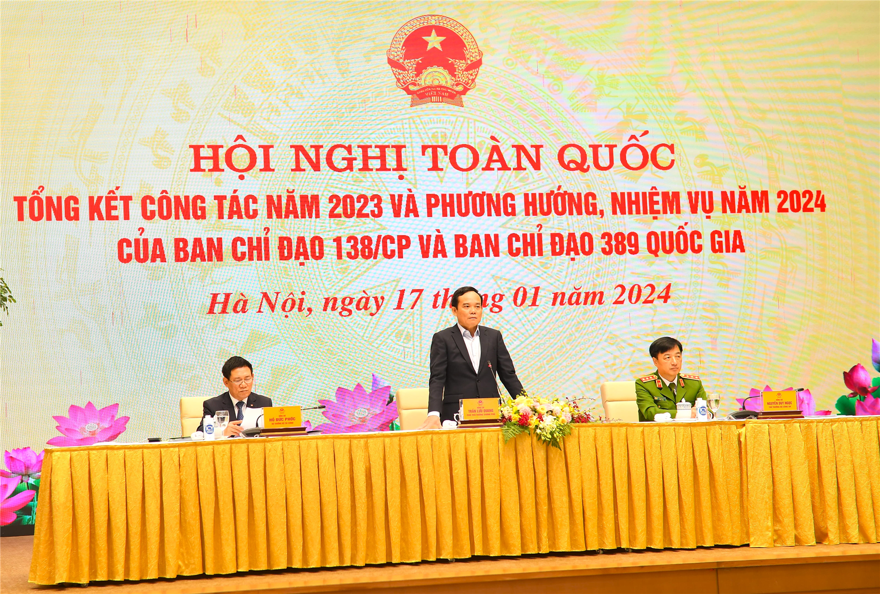 Phó Thủ tướng Chính phủ Trần Lưu Quang chủ trì Hội nghị.