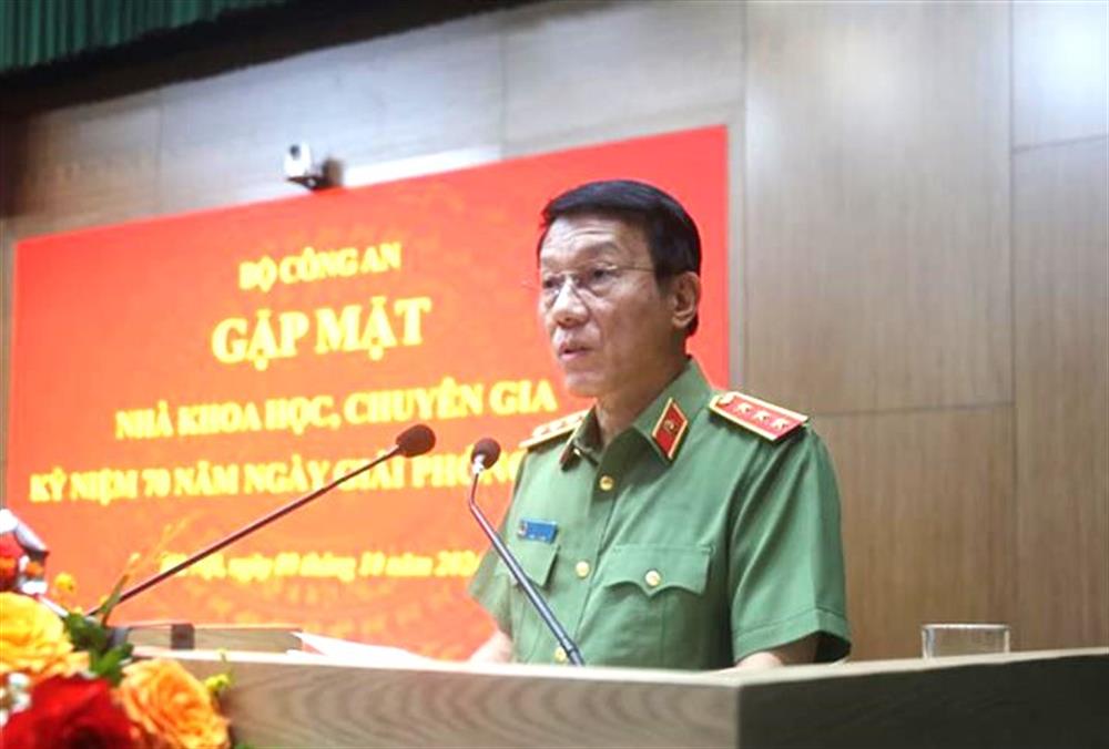 Bộ trưởng Lương Tam Quang phát biểu tại buổi gặp mặt.