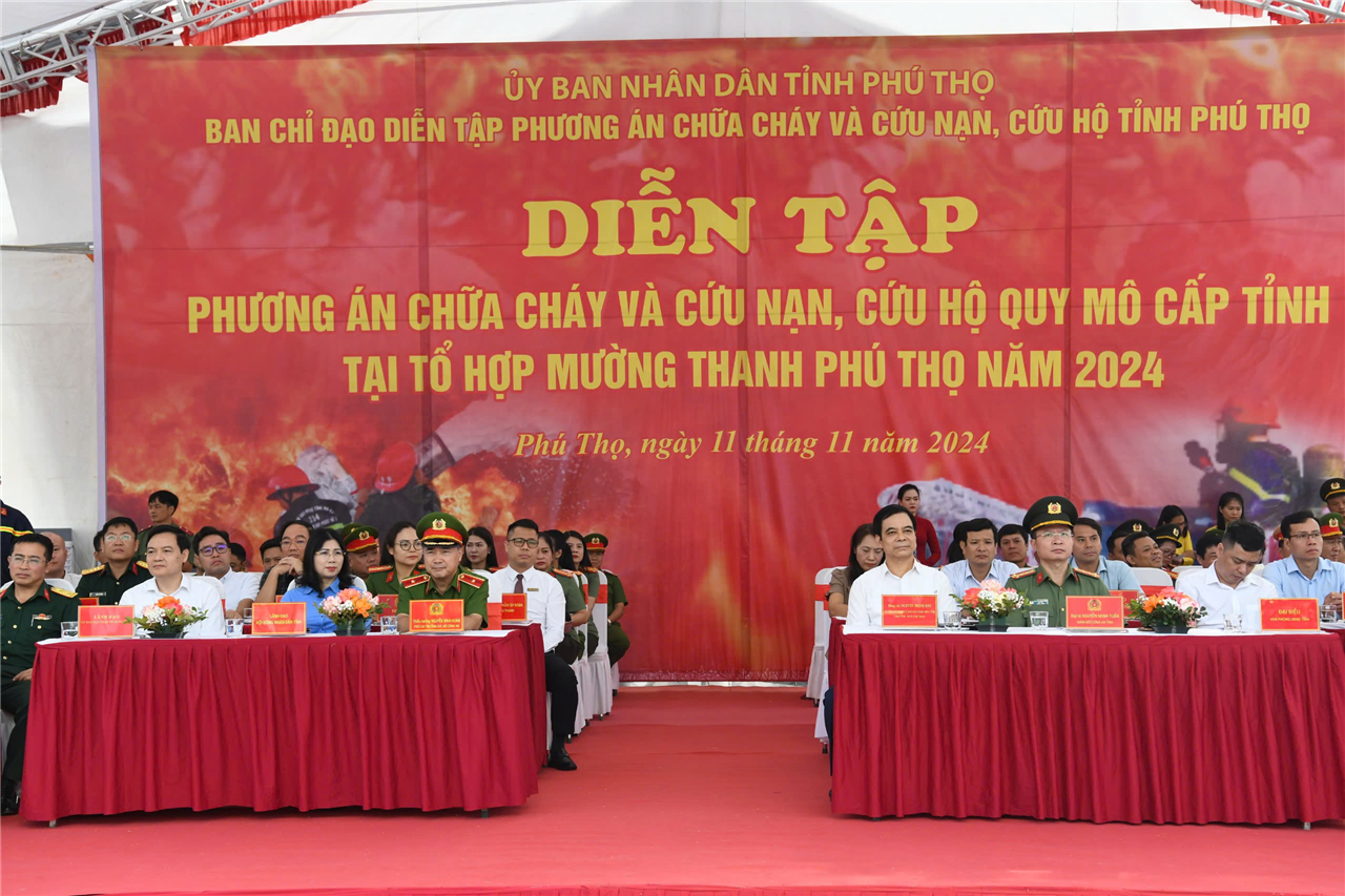 Các đại biểu dự cuộc diễn tập.