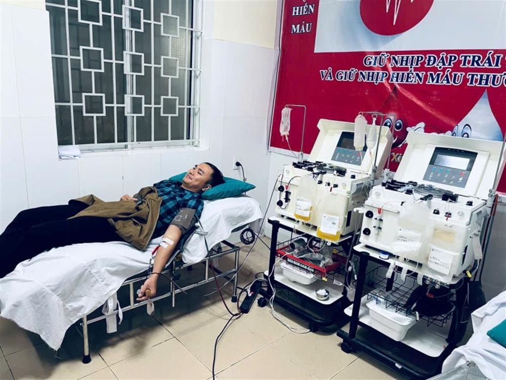 Thượng úy Nguyễn Khắc Hiếu hiến tiểu cầu để phục vụ cấp cứu bệnh nhân.