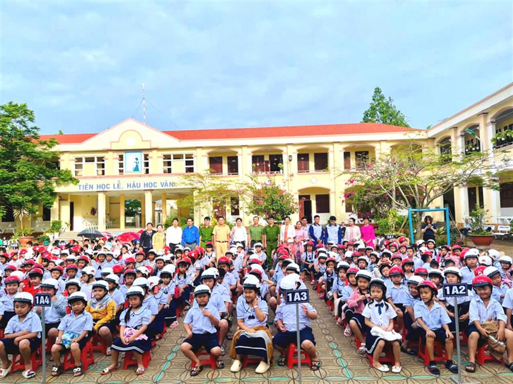 Các em học sinh trường Tiểu học Nguyễn Văn Trỗi.