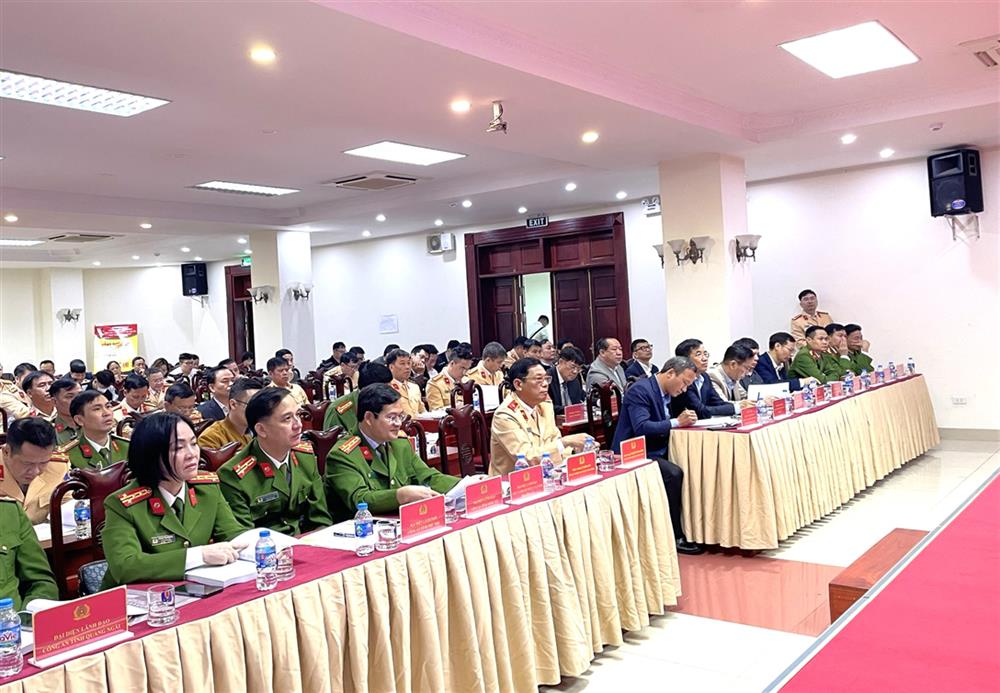 Các đại biểu dự Hội thảo.