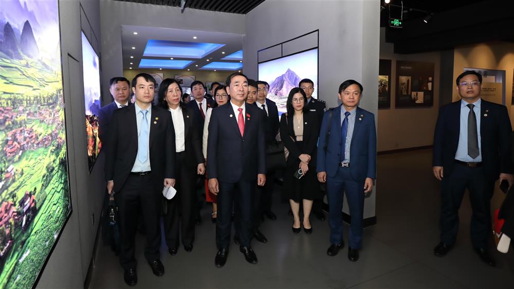 Thứ trưởng Trần Quốc Tỏ
