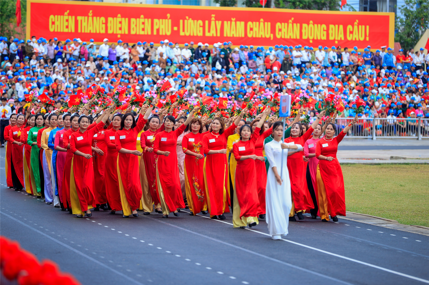 Khối Phụ nữ.