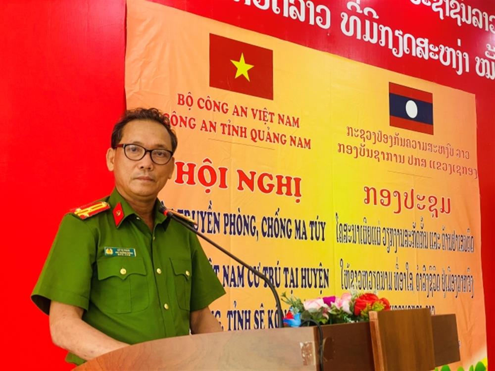 Báo cáo viên của Công an tỉnh Quảng Nam trình bày chuyên đề tại Hội nghị.