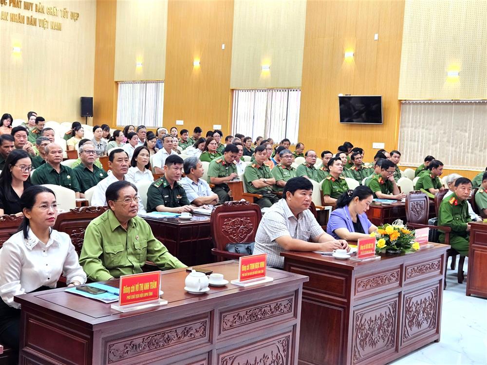 Toàn cảnh Hội nghị.