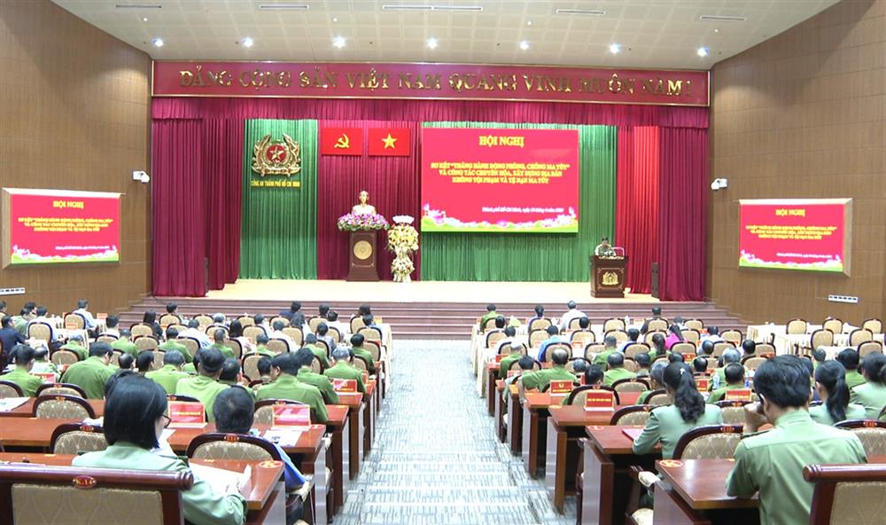 Toàn cảnh Hội nghị.
