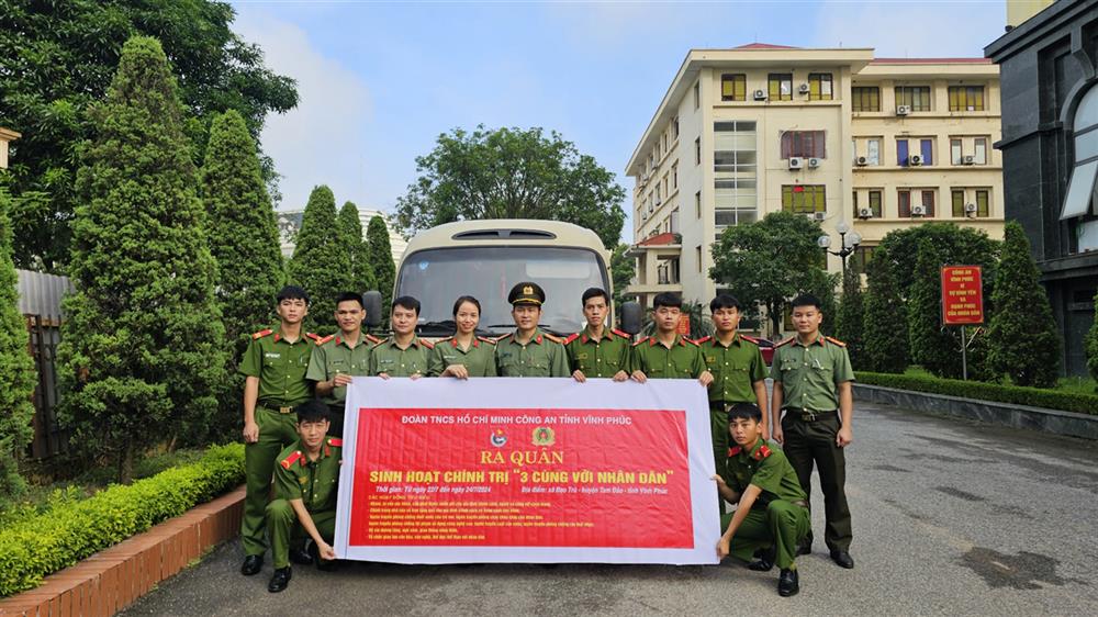 Đoàn Thanh niên Công an tỉnh ra quân thực hiện đợt sinh hoạt chính trị “3 cùng với nhân dân” tại xã Đạo Trù, huyện Tam Đảo.