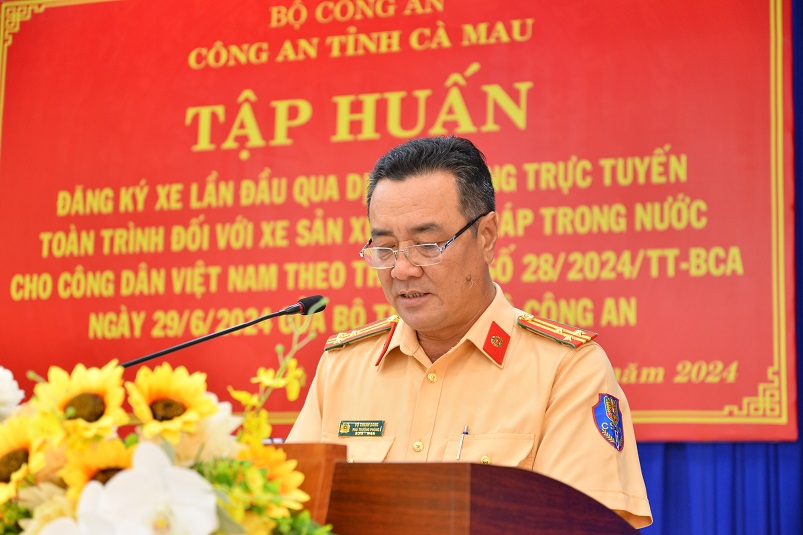 Báo cáo viên trình bày tại Lớp tập huấn.