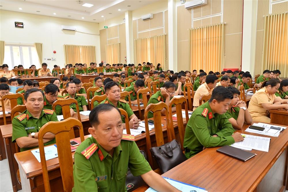 Các học viên tham gia Lớp tập huấn.