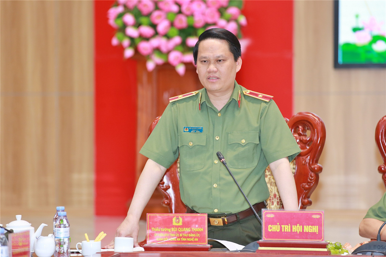 Thiếu tướng Bùi Quang Thanh, Giám đốc Công an tỉnh Nghệ An phát biểu tại Hội nghị.