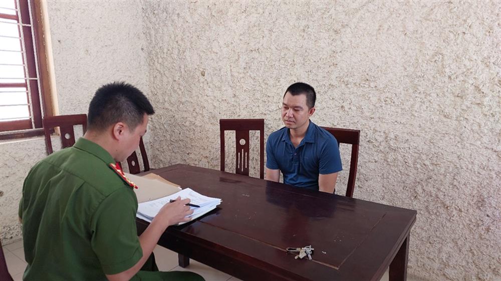 Đối tượng Trần Văn Quang tại cơ quan Công an.