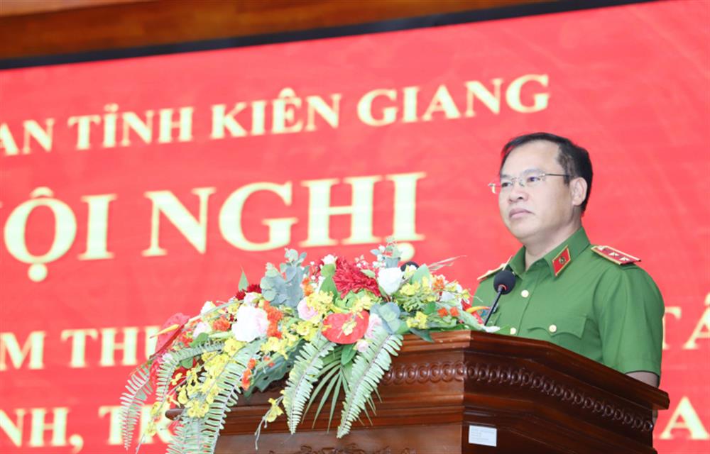 Thứ trưởng Nguyễn Văn Long phát biểu chỉ đạo tại Hội nghị.