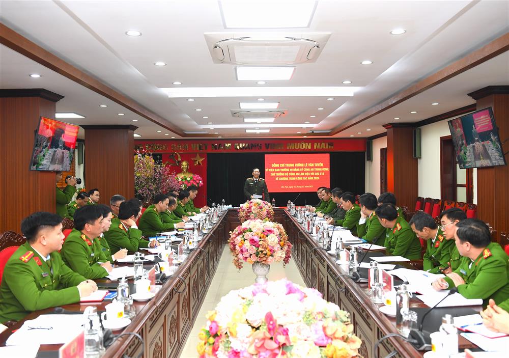 Thứ trưởng Lê Văn Tuyến chủ trì buổi làm việc.