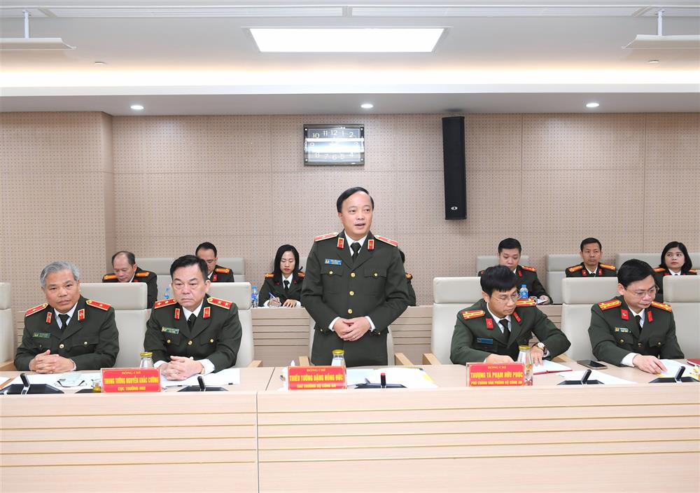Thứ trưởng Đặng Hồng Đức phát biểu tại buổi làm việc.