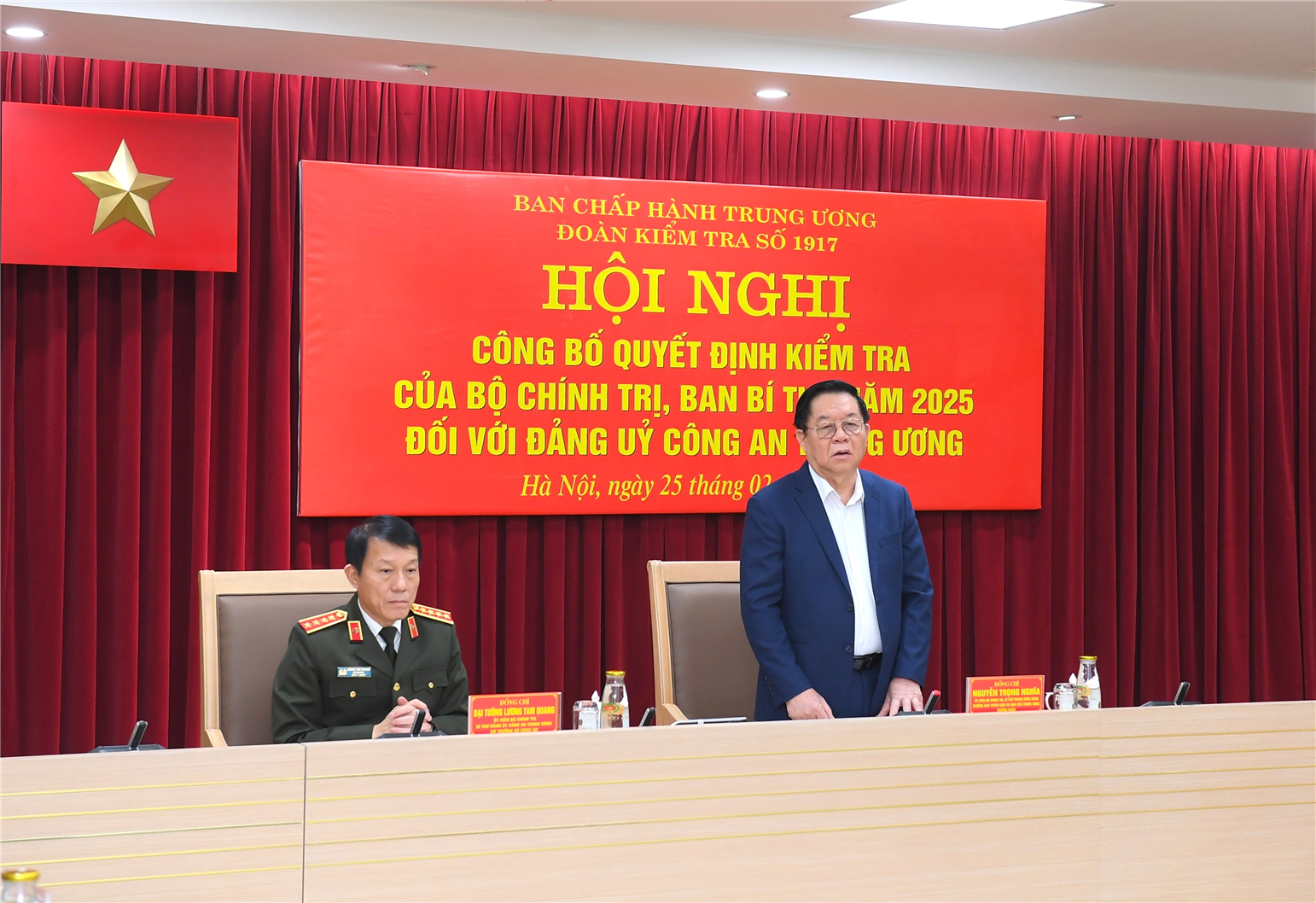 Đồng chí Nguyễn Trọng Nghĩa, Trưởng Ban Tuyên giáo và Dân vận Trung ương, Trưởng Đoàn kiểm tra phát biểu tại Hội nghị.