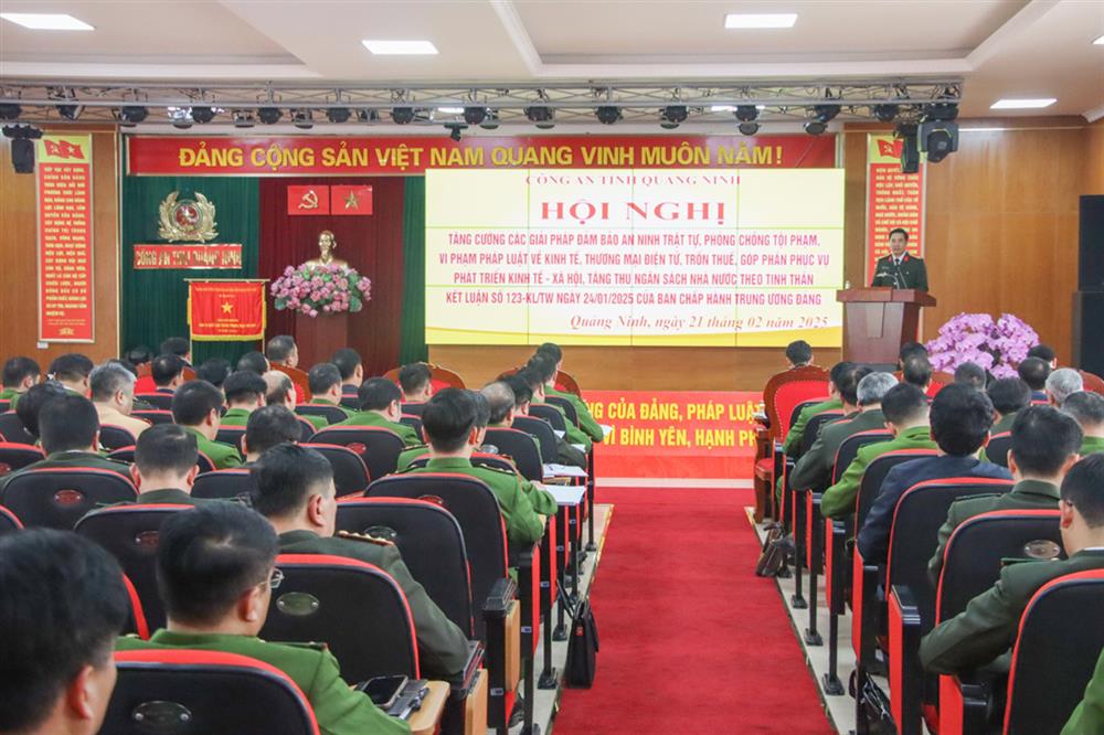 Toàn cảnh Hội nghị.