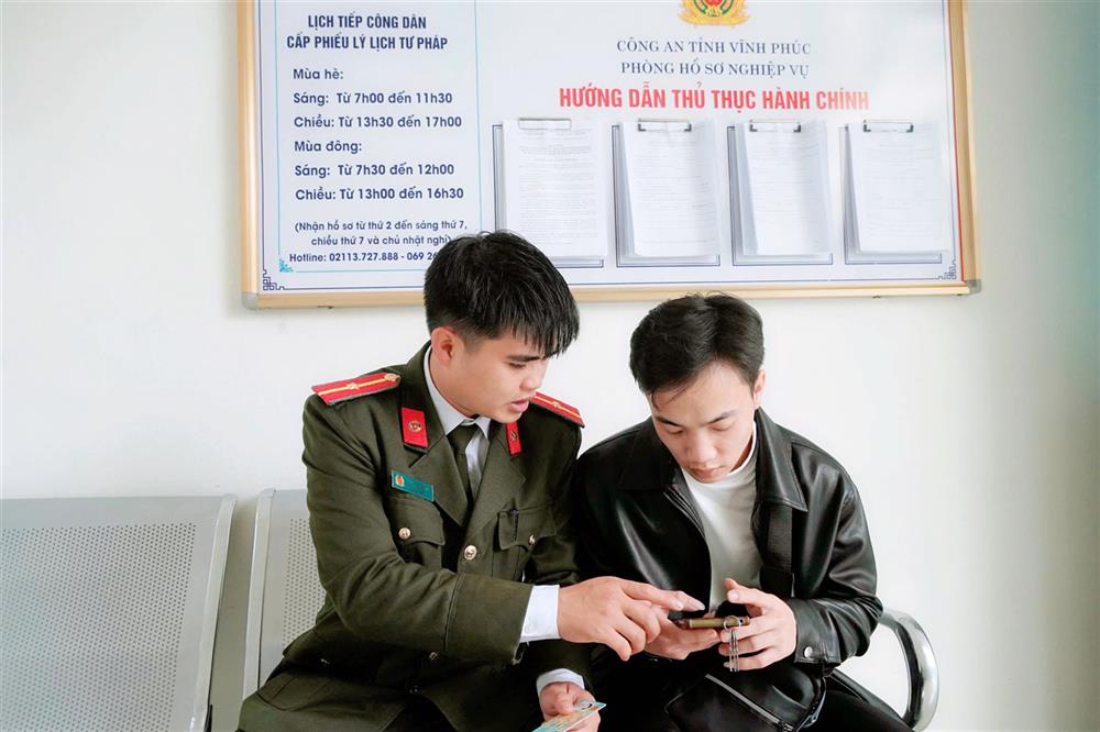 1. Hướng dẫn nhân dân thực hiện thủ tục cấp phiếu lý lịch tư pháp qua ứng dụng VneID.