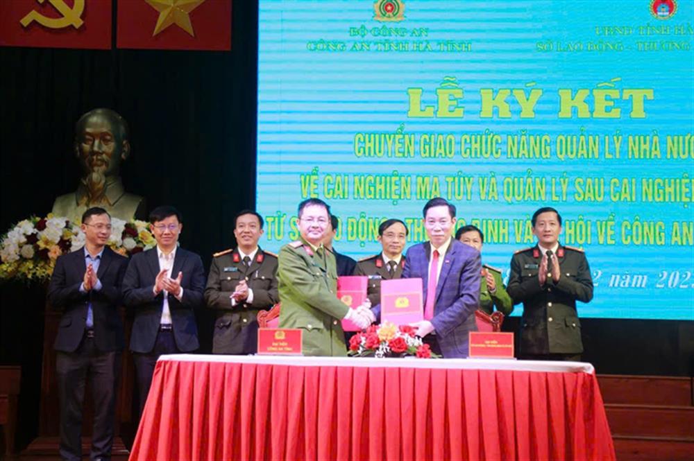Lễ tiếp nhận, bàn giao nhiệm vụ quản lý nhà nước về cai nghiện ma túy và sau cai nghiện ma túy.