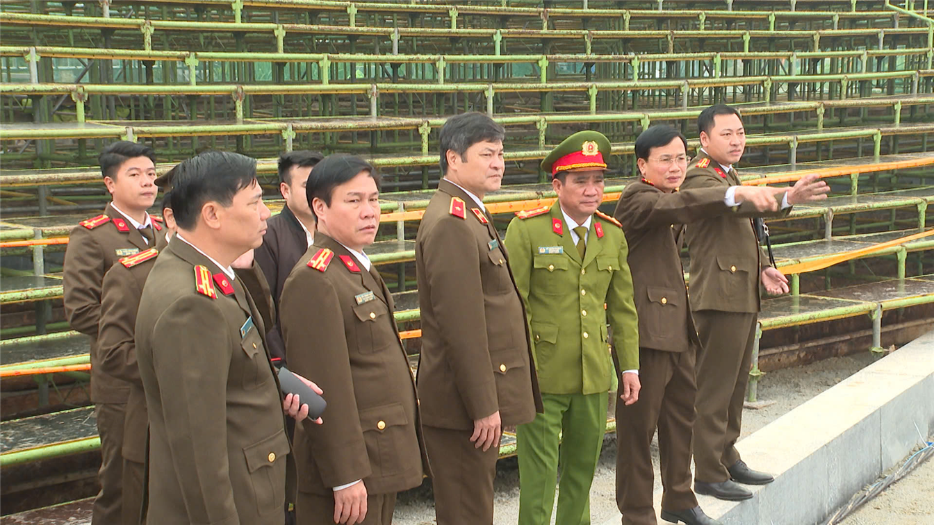 Công an thành phố Huế khảo sát tại địa điểm diễn ra đêm khai mạc Năm Du lịch quốc gia 2025.