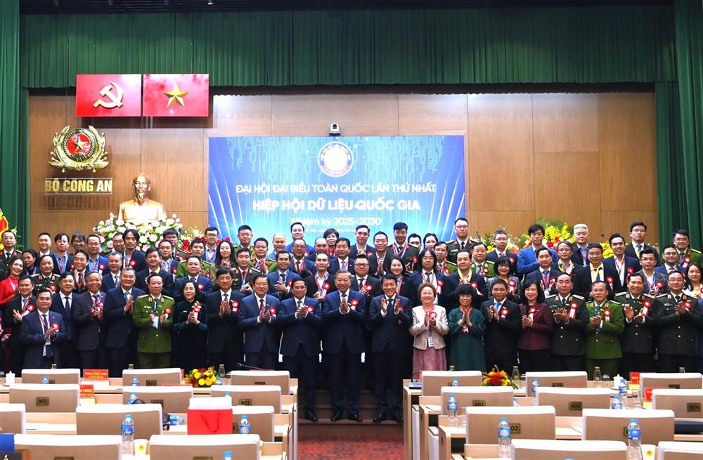 Tổng Bí thư Tô Lâm, Thủ tướng Phạm Minh Chính cùng các đại biểu dự Đại hội.