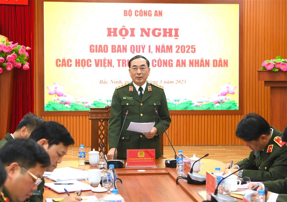 Thứ trưởng Trần Quốc Tỏ phát biểu chỉ đạo tại Hội nghị.