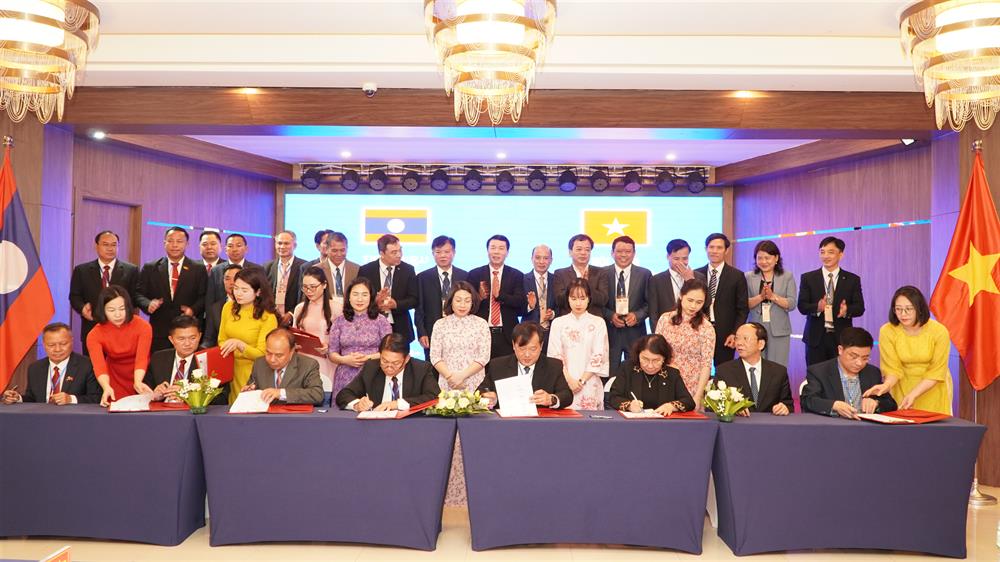 Đại diện lãnh đạo các bên ký kết Biên bản ghi nhớ lần thứ XXI về công tác phòng, chống ma tuý qua biên giới năm 2025 .