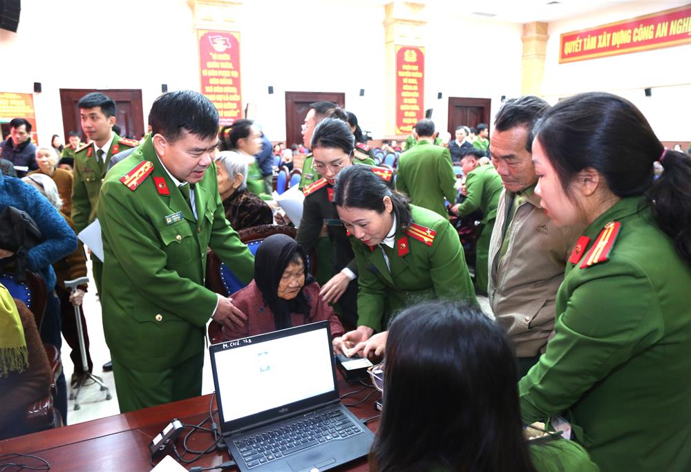 Tiến hành thu nhận mẫu ADN cho thân nhân liệt sỹ chưa xác định danh tính trên địa bàn tỉnh Nghệ An.