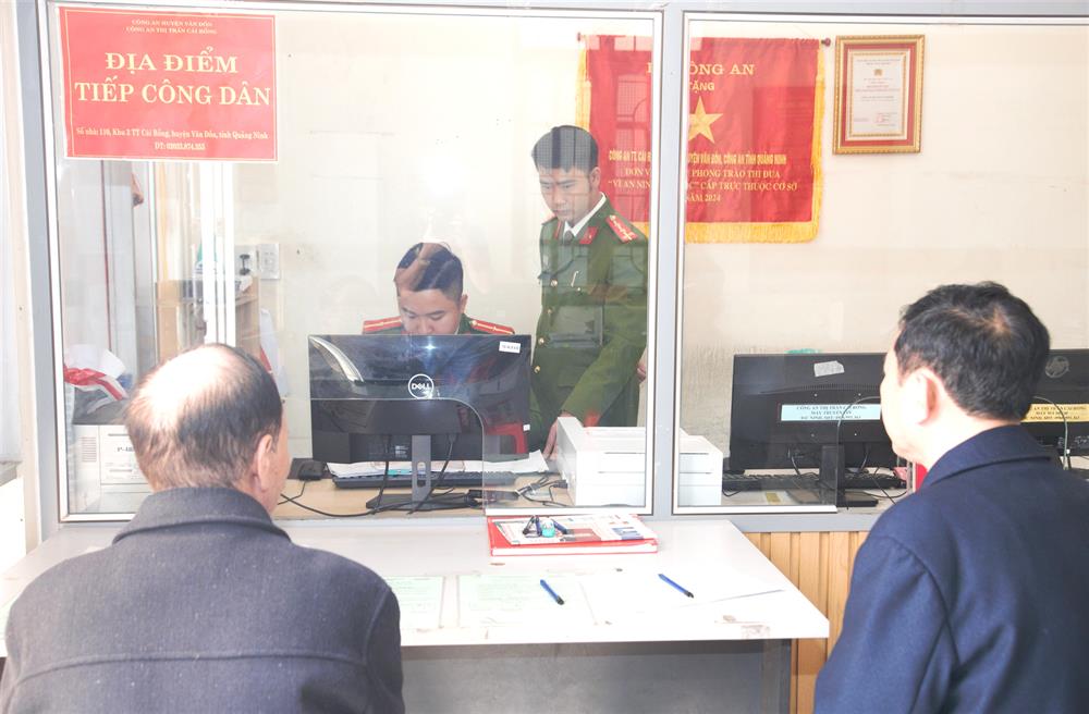 Thủ tục hành chính được Công an cấp xã giải quyết nhanh chóng.