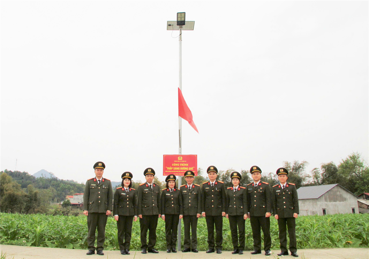 Khánh thành Công trình "Thắp sáng đường quê".