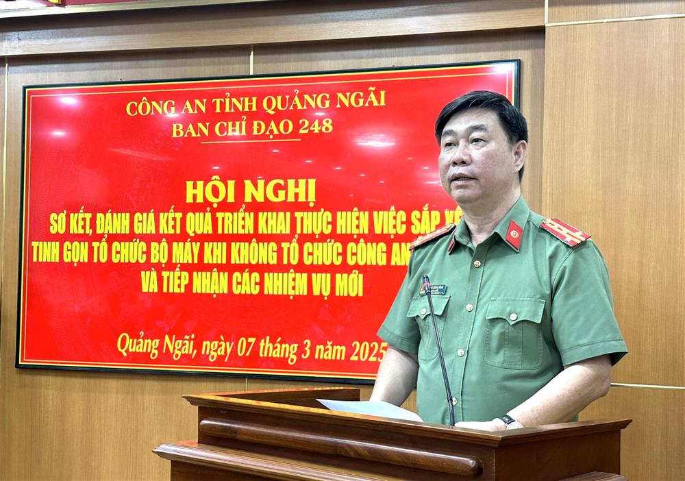 Đại tá Phan Công Bình, Giám đốc Công an tỉnh phát biểu tại Hội nghị.