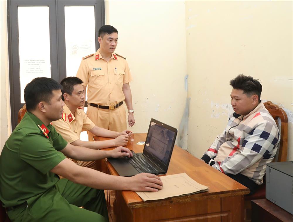 Cơ quan Công an làm việc với Quàng Văn Khánh.
