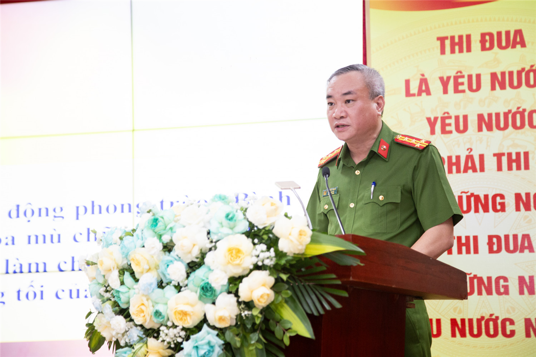 Đại tá Nguyễn Thuận, Phó Giám đốc Công an tỉnh phát động triển khai phong trào.