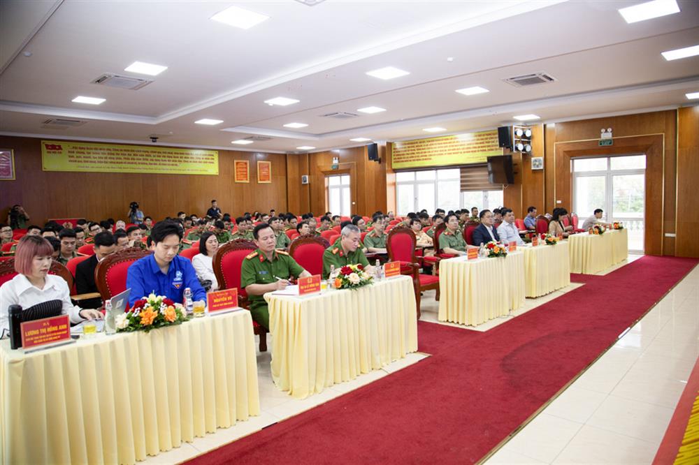 Các đại biểu tham dự Lễ phát động.
