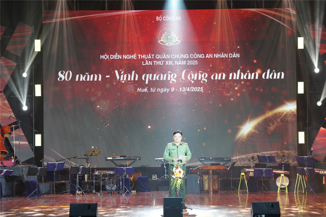 Đại tá Nguyễn Thanh Tuấn, Giám đốc Công an thành phố Huế phát biểu tại Lễ Khai mạc.