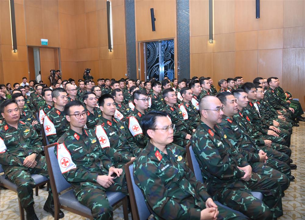 Các cán bộ, chiến sĩ Quân đội và Công an tham gia khắc phục hậu quả động đất tại Myanmar.