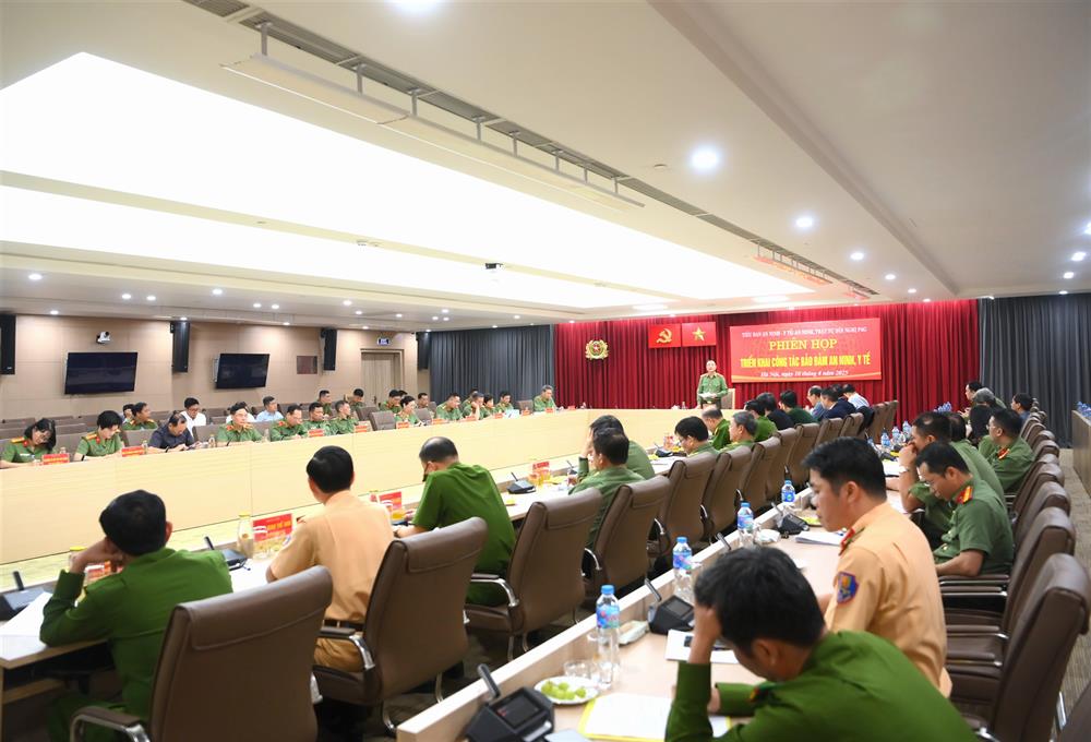 Toàn cảnh phiên họp.