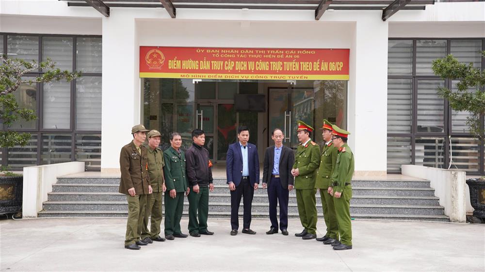 Công an thị trấn Cái Rồng, huyện Vân Đồn tham mưu với cấp uỷ chính quyền địa phương các phương án bảo vệ ANTT các buổi tiếp dân định kỳ và đột xuất