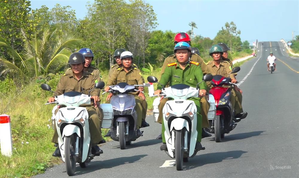 Công an xã Hòa Thành phối hợp lực lượng tham gia bảo vệ an ninh, trật tự ở cơ sở tuần tra kiểm soát đảm bảo an ninh, trật tự, an toàn giao thông trên địa bàn xã.