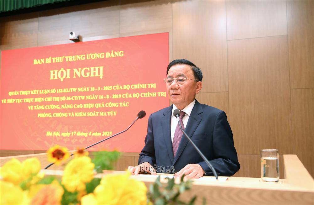 Đồng chí Trần Cẩm Tú, Ủy viên Bộ Chính trị, Thường trực Ban Bí thư phát biểu kết luận Hội nghị.