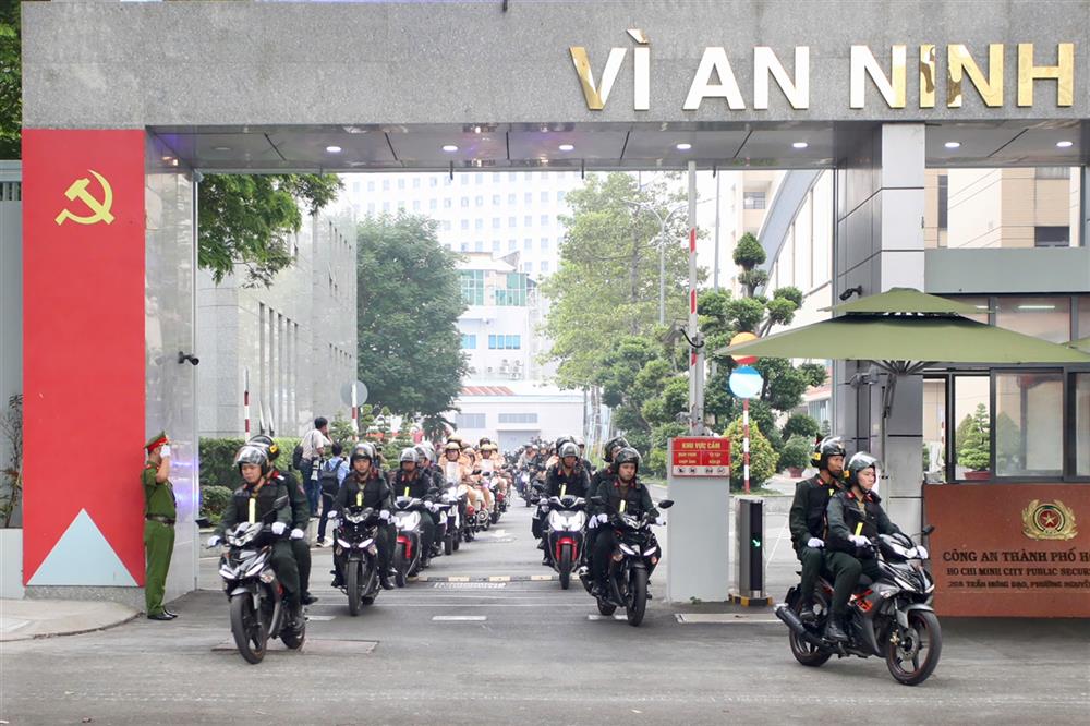 Các lực lượng ra quân đảm bảo ANTT.