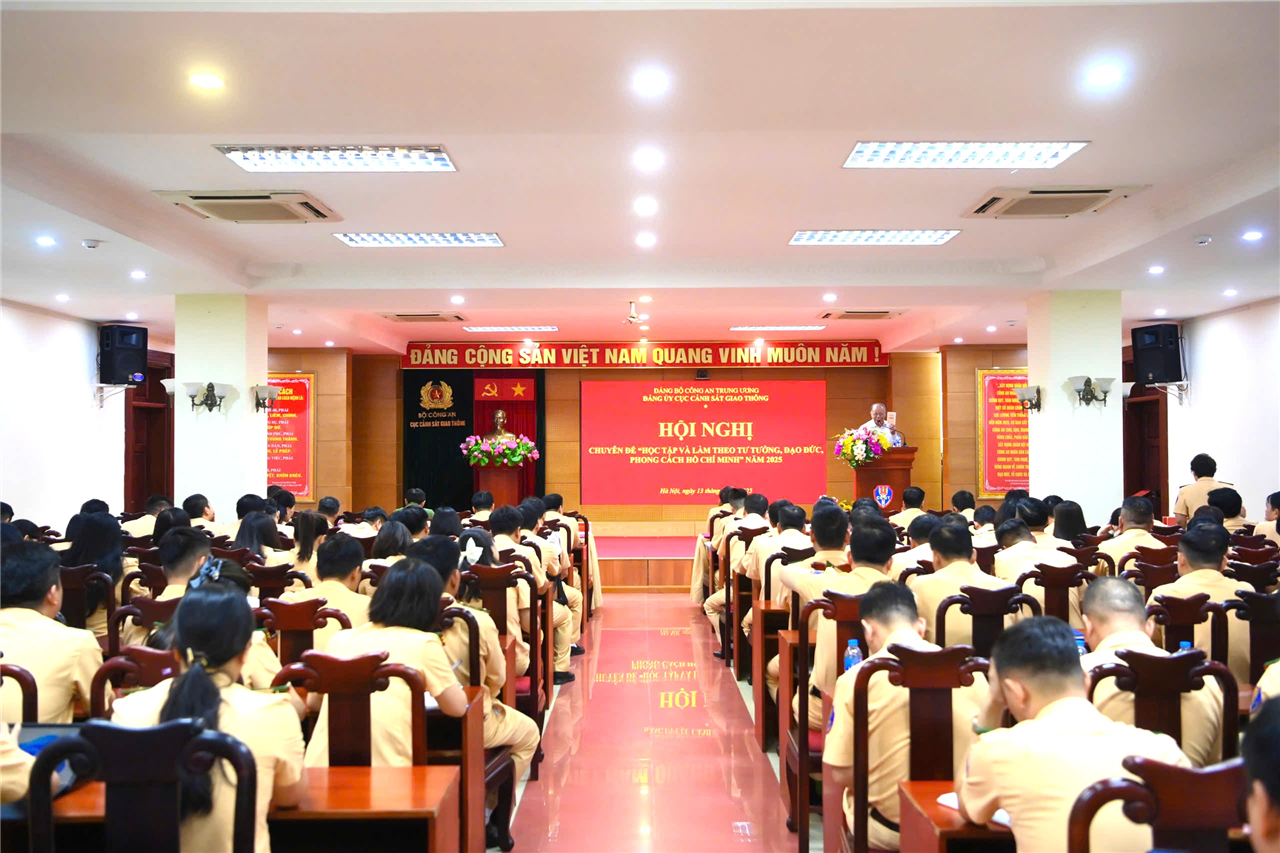 Toàn cảnh Hội nghị.